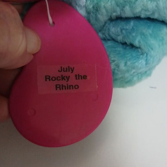 🩷AVON FULL O BEANS 1999, ROCKY THE RHINO COLLECTIBLE STUFFED PLUSHE - Picture 6 of 9